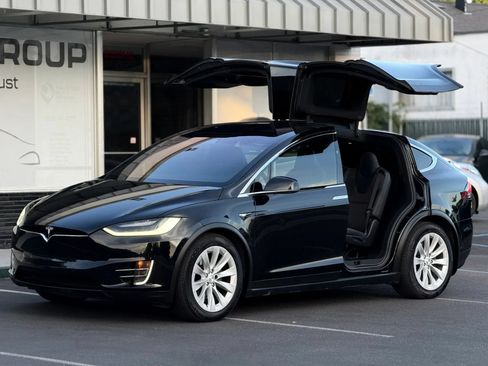 Used 2018 Tesla Model X 100D AWD/4WD image 4
