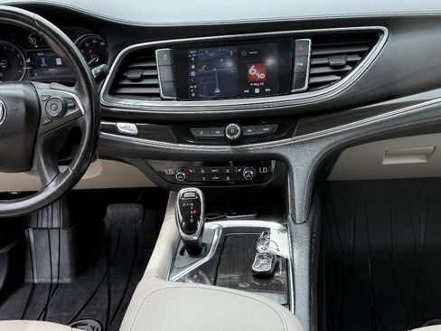 Used 2019 Buick Enclave Essence FWD image 79