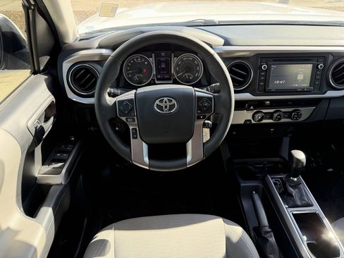 Used 2017 Toyota Tacoma SR5 image 2