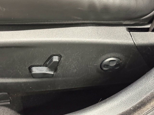 Used 2019 Chrysler 300 S AWD/4WD image 15