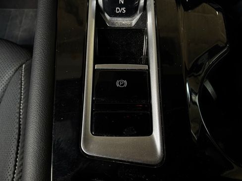 Used 2026 Volkswagen Atlas Cross Sport SE FWD image 24
