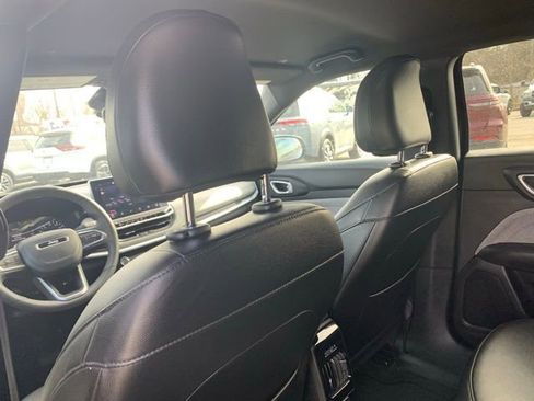 Used 2024 Jeep Compass Latitude image 22