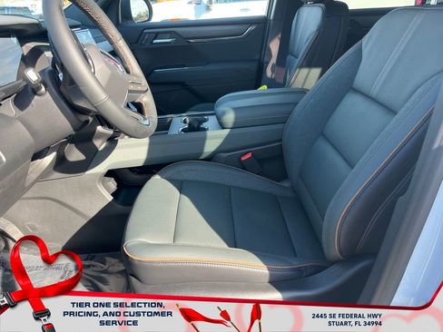 New 2026 GMC Acadia AT4 w/ Luxury Package image 9