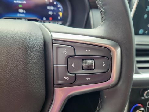 Used 2024 Chevrolet Suburban Premier image 21