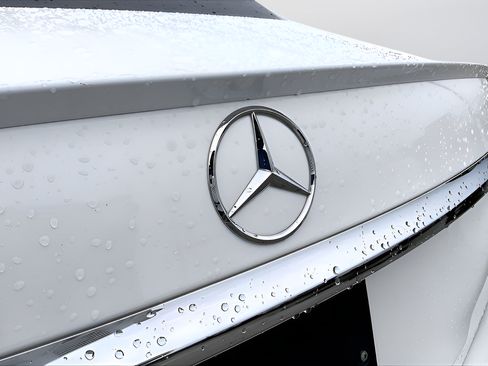 Used 2018 Mercedes-Benz E 300 image 32