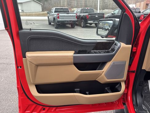 Used 2023 Ford F150 Lariat w/ Trailer Tow Package image 16