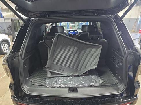New 2026 Chevrolet Traverse RS w/ LPO, Floor Liner Package AWD/4WD image 14