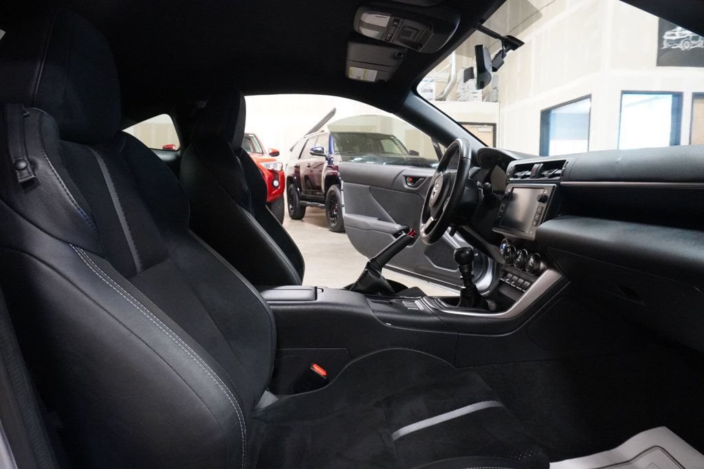 Used 2023 Toyota GR86 w/ ALL Weather Mat Package (TMS) RWD image 11