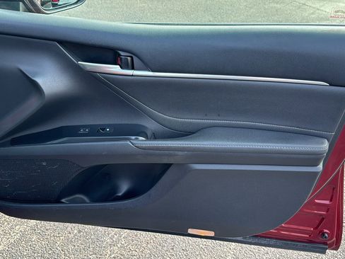 Used 2018 Toyota Camry XSE FWD image 25