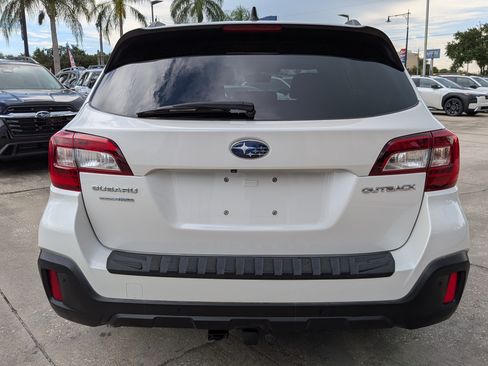 Used 2018 Subaru Outback 2.5i Touring w/ Popular Package #3 AWD/4WD image 5