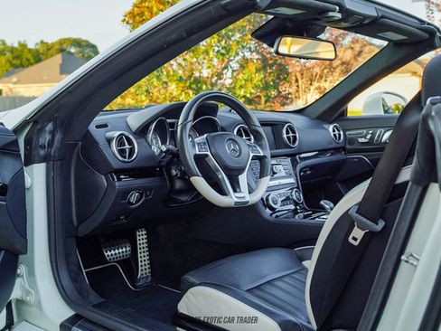 Used 2015 Mercedes-Benz SL 550 image 27