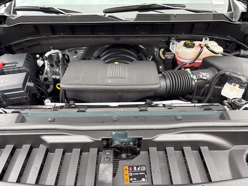 Used 2025 Chevrolet Silverado 1500 LTZ AWD/4WD image 36