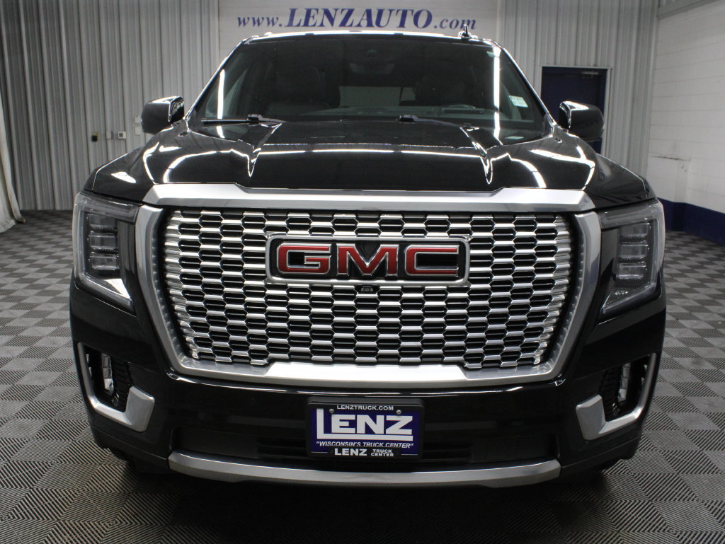 Used 2023 GMC Yukon XL Denali w/ Advanced Technology Package AWD/4WD image 59