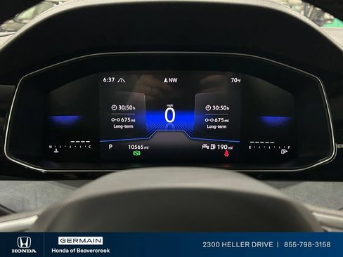 Used 2025 Volkswagen Jetta SE w/ Sunroof Package FWD image 20