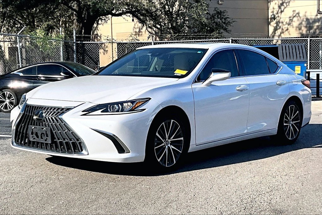 Used 2024 Lexus ES 350 w/ Premium Package FWD image 2