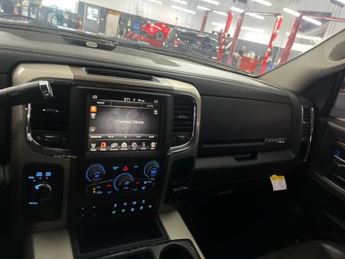 Used 2014 RAM 2500 Laramie w/ Cold Weather Group AWD/4WD image 15