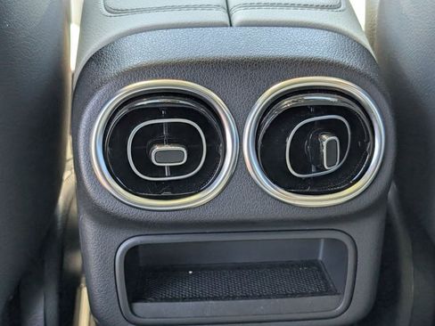 Used 2024 Mercedes-Benz GLC 300 4MATIC image 17