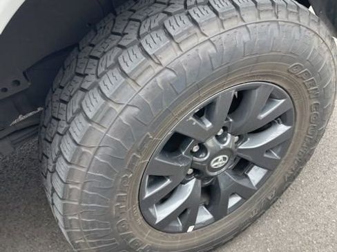 Used 2023 Toyota Tacoma SR5 RWD image 12