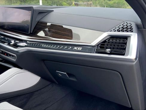 Certified 2024 BMW X6 xDrive40i w/ Premium Package image 18