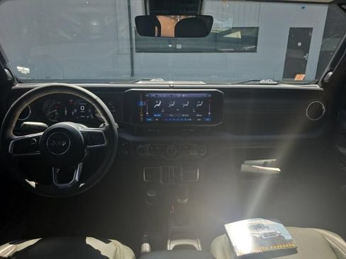 Used 2024 Jeep Wrangler High Altitude AWD/4WD image 15