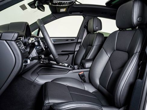 New 2026 Porsche Macan S image 5