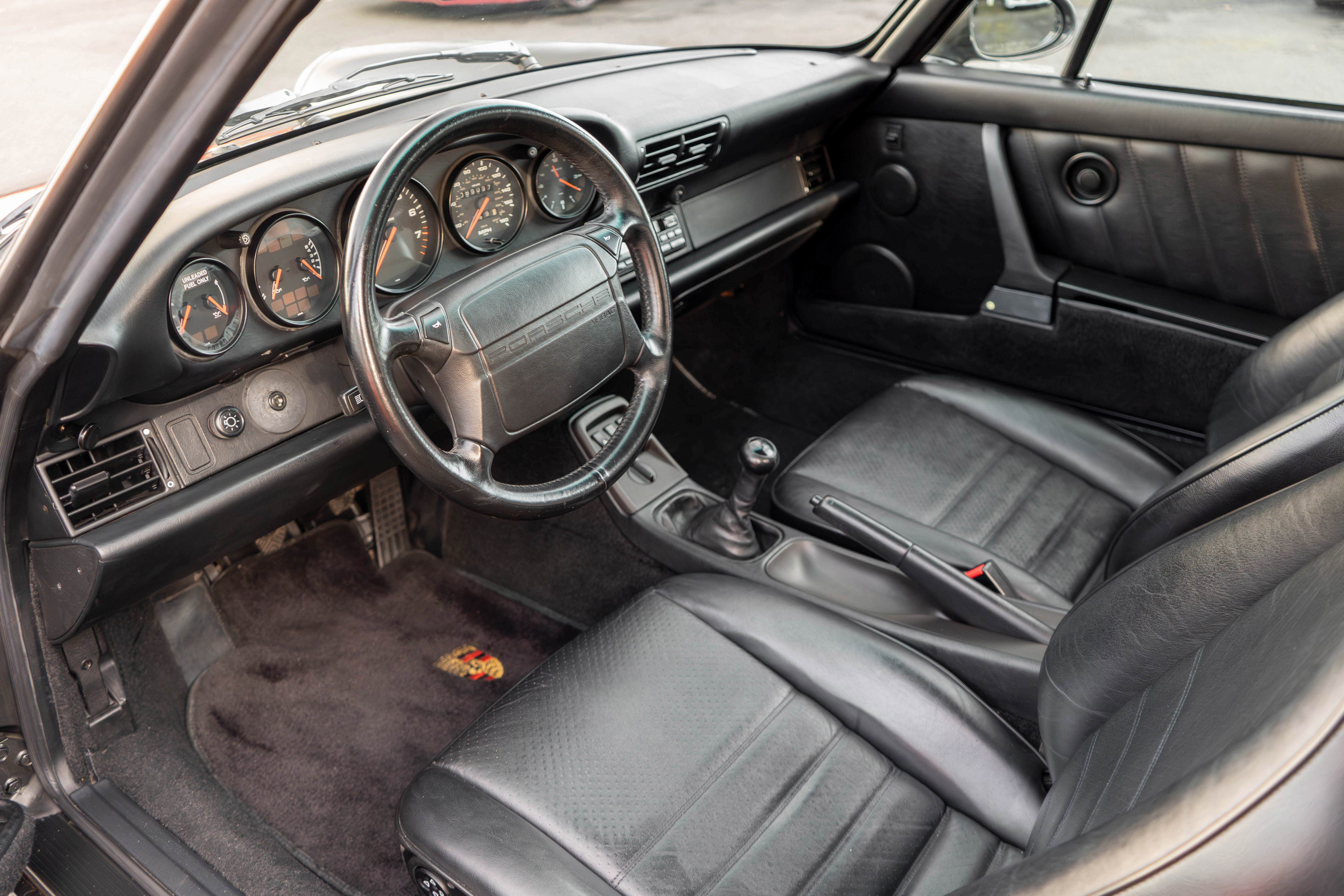 Used 1992 Porsche 911 Carrera RWD image 9