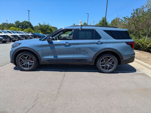 Certified 2025 Ford Explorer ST w/ Sun And Sound Package AWD/4WD image 7