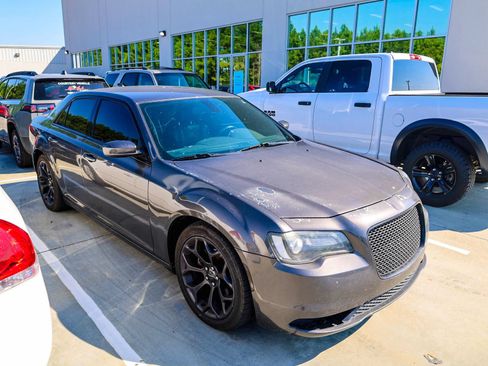 Used 2019 Chrysler 300 S RWD image 2