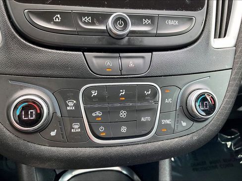 Used 2024 Chevrolet Malibu LT FWD image 29