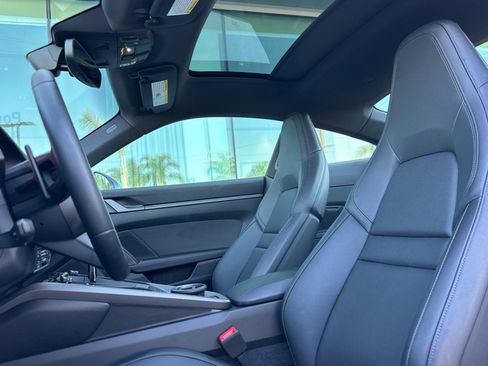 Used 2025 Porsche 911 Carrera image 5