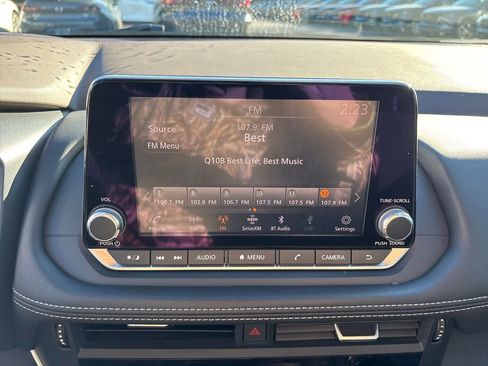 Used 2021 Nissan Rogue S image 19