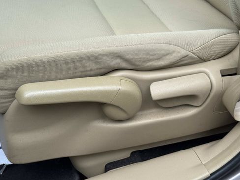 Used 2010 Honda CR-V LX image 16