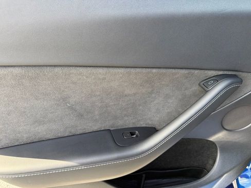 Used 2023 Tesla Model Y Performance image 25