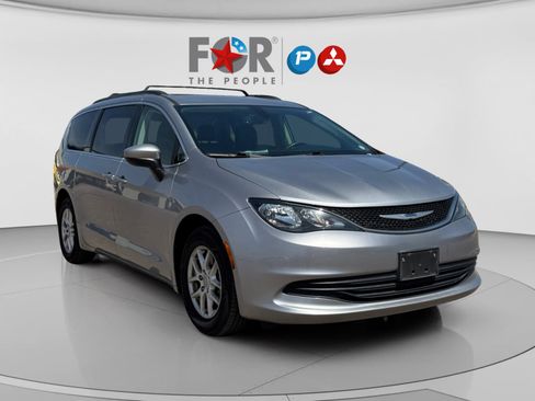 Used 2020 Chrysler Voyager Lxi image 7