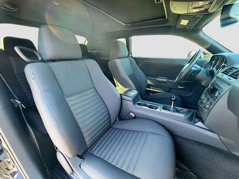 Used 2012 Dodge Challenger R/T image 15