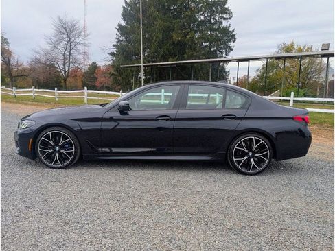 Used 2022 BMW 530i xDrive w/ M Sport Package image 4