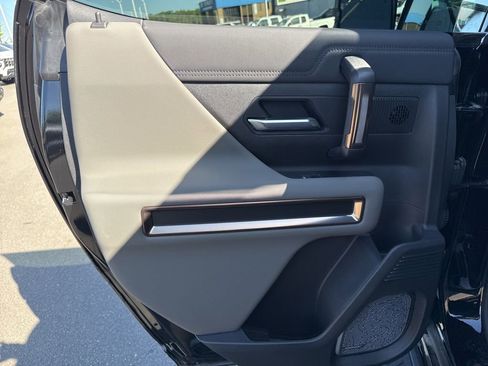 Used 2025 GMC Hummer EV 2X AWD/4WD image 29