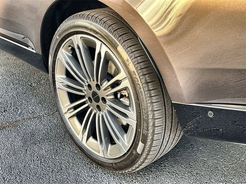 New 2026 Land Rover Range Rover Long Wheelbase SE image 11