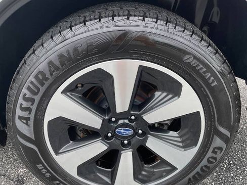 Used 2017 Subaru Forester 2.5i Limited w/ Popular Package #1 AWD/4WD image 10