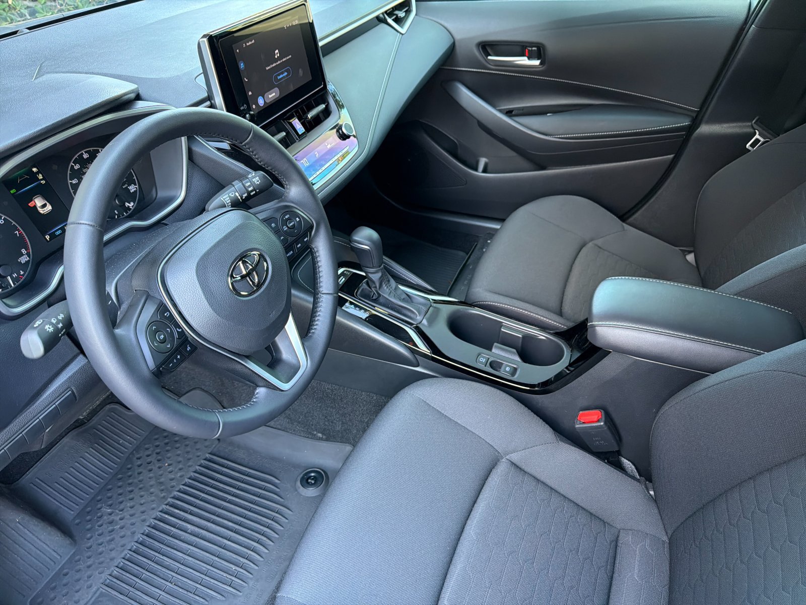 Used 2026 Toyota Corolla SE FWD image 9