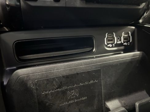 Used 2020 RAM 3500 Laramie image 16