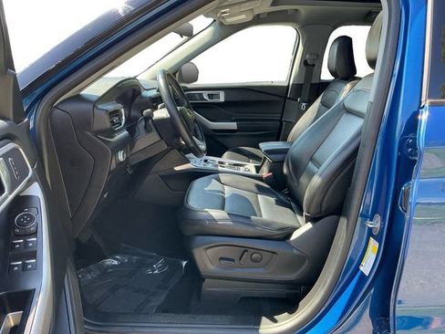 Used 2022 Ford Explorer XLT w/ Equipment Group 202A AWD/4WD image 10