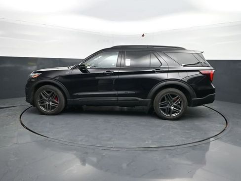 Used 2025 Ford Explorer ST-Line w/ ST-Line Street Pack AWD/4WD image 5