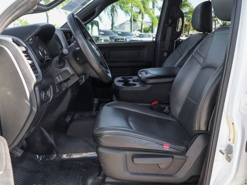 Used 2023 RAM 3500 Tradesman w/ Chrome Appearance Group image 18