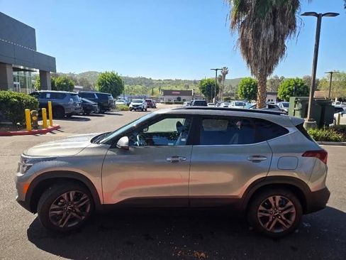 Used 2023 Kia Seltos S image 3