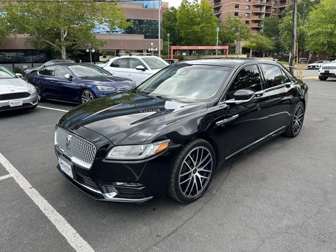Used 2017 Lincoln Continental Select w/ Climate Package FWD image 3