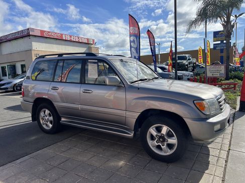 Used 2003 Toyota Land Cruiser image 9
