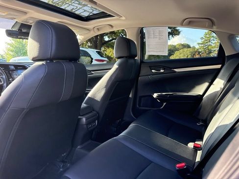 Used 2019 Honda Civic Touring image 19