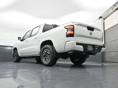 New 2026 Nissan Frontier SV image 18