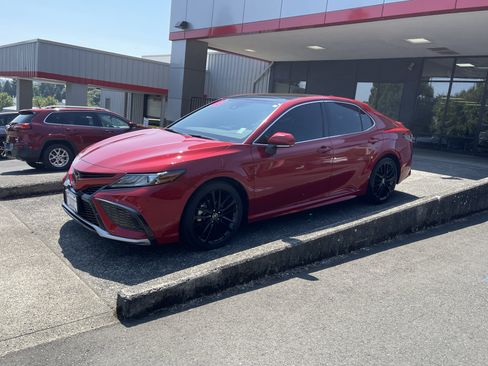 Certified 2022 Toyota Camry XSE FWD image 4